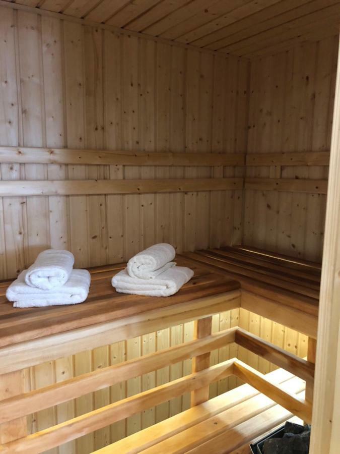 Family & Business Sauna Apartments No1 Lesny Nad Zalewem Cedzyna Unikat - 3 Bedroom With Private Sauna, Bath With Hydromassage, Terrace, Garage, Catering Options Kielce Bagian luar foto