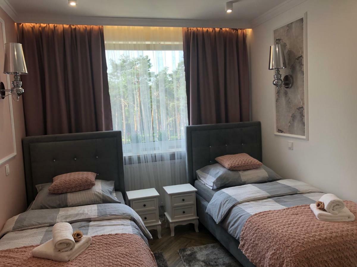 Family & Business Sauna Apartments No1 Lesny Nad Zalewem Cedzyna Unikat - 3 Bedroom With Private Sauna, Bath With Hydromassage, Terrace, Garage, Catering Options Kielce Bagian luar foto