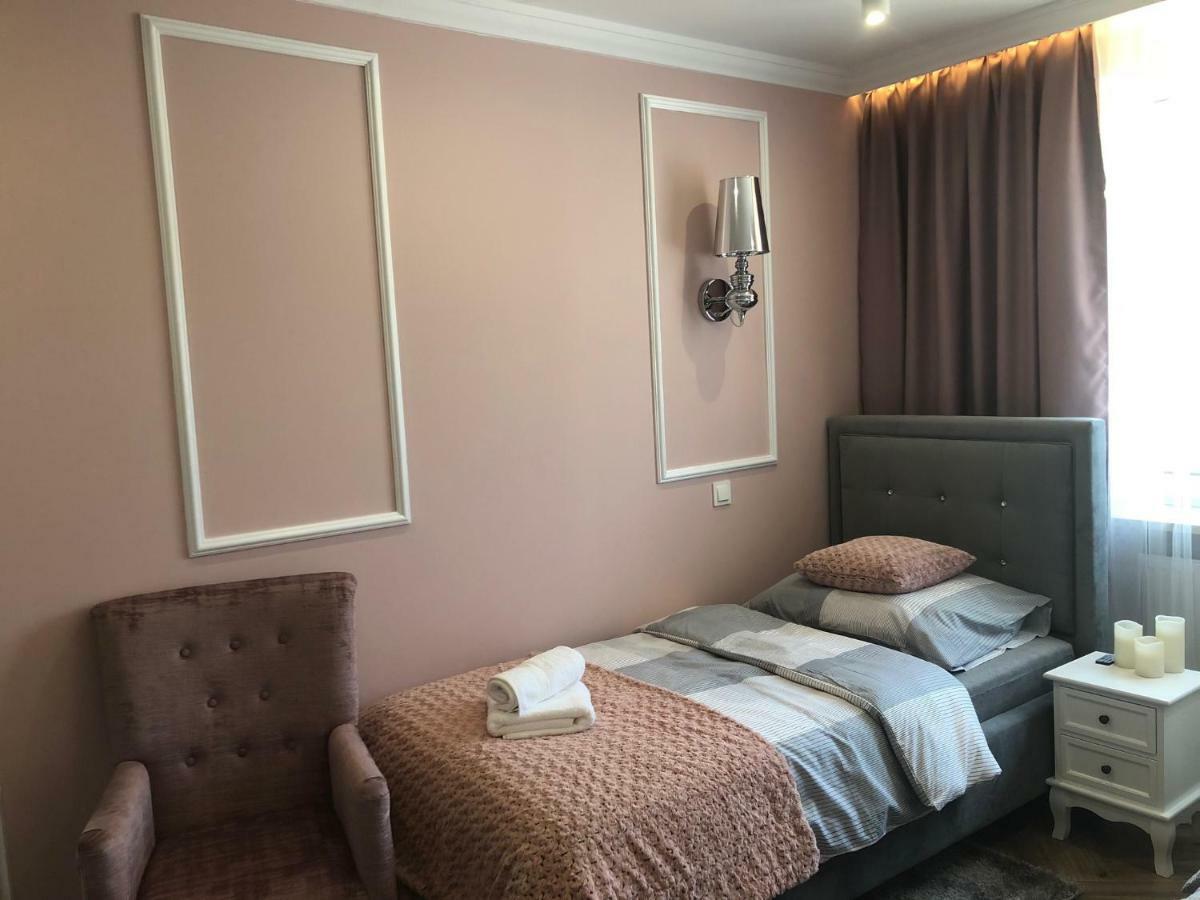 Family & Business Sauna Apartments No1 Lesny Nad Zalewem Cedzyna Unikat - 3 Bedroom With Private Sauna, Bath With Hydromassage, Terrace, Garage, Catering Options Kielce Bagian luar foto